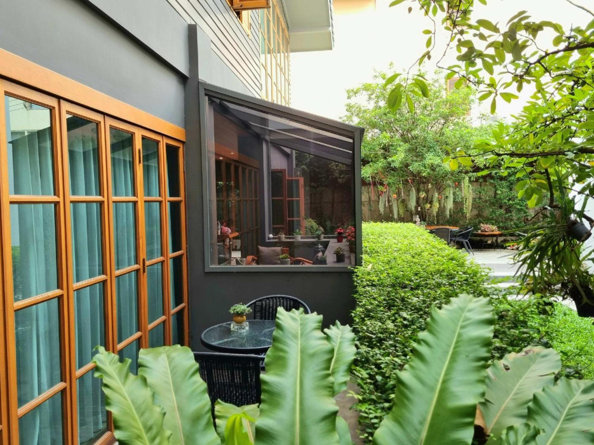 Vali Villa Bangkok Exterior photo